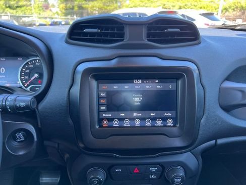 Used 2021 Jeep Renegade Latitude AWD/4WD image 22