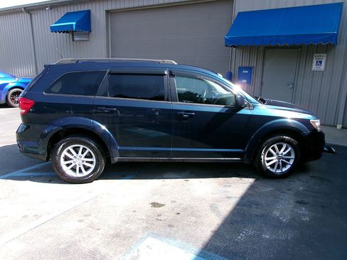 Used 2014 Dodge Journey SXT w/ Flexible Seating Group image 6