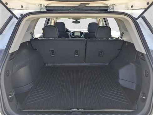 Used 2024 GMC Terrain SLE w/ Driver Convenience Package image 13