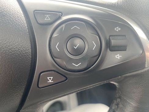 Used 2019 Buick Enclave Essence w/ LPO, Sport Appearance Package image 19