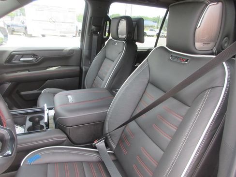 New 2026 GMC Yukon XL AT4 Ultimate AWD/4WD image 11
