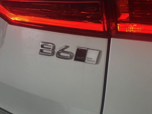 Used 2023 Volvo XC60 B6 Ultimate w/ Protection Package Premier AWD/4WD image 38