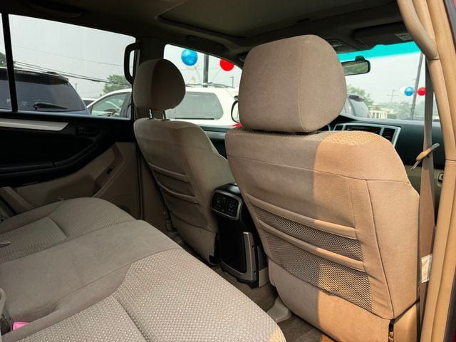 Used 2005 Toyota 4Runner SR5 AWD/4WD image 15