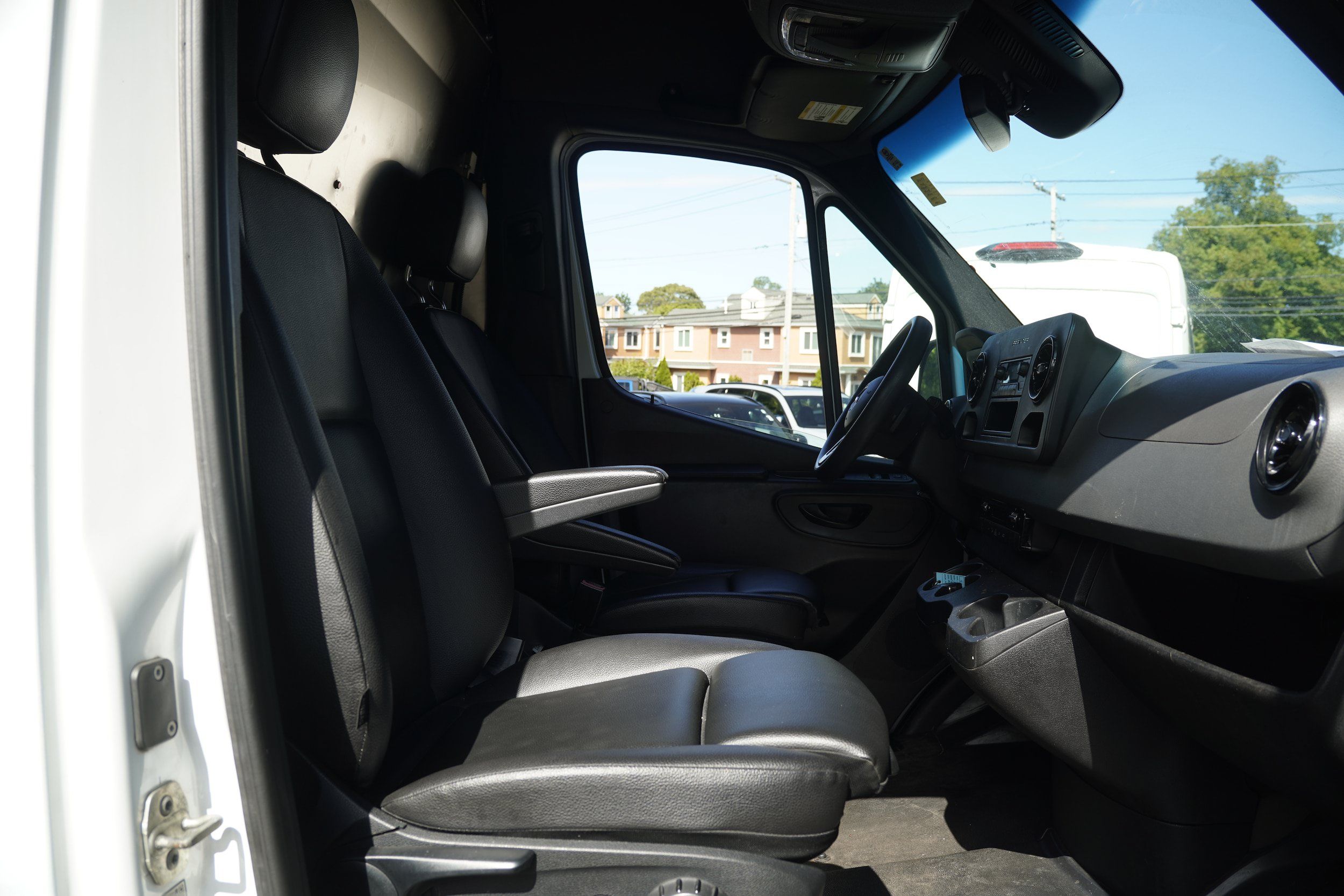 Used 2021 Mercedes-Benz Sprinter 2500 w/ Driver Convenience Package image 20