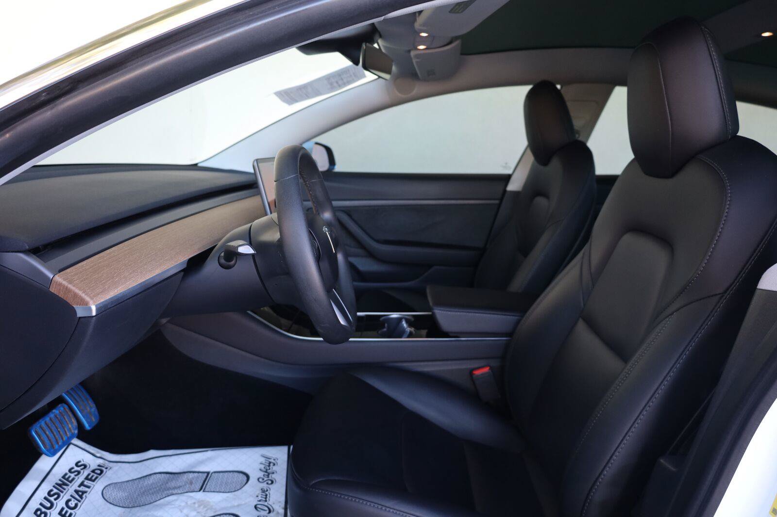 Used 2020 Tesla Model 3 Standard Range Plus RWD image 17