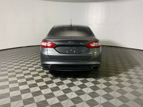 Used 2015 Ford Fusion SE w/ Equipment Group 202A image 8