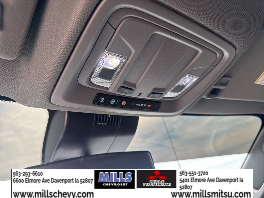 Used 2023 Chevrolet Silverado 1500 LT AWD/4WD image 19