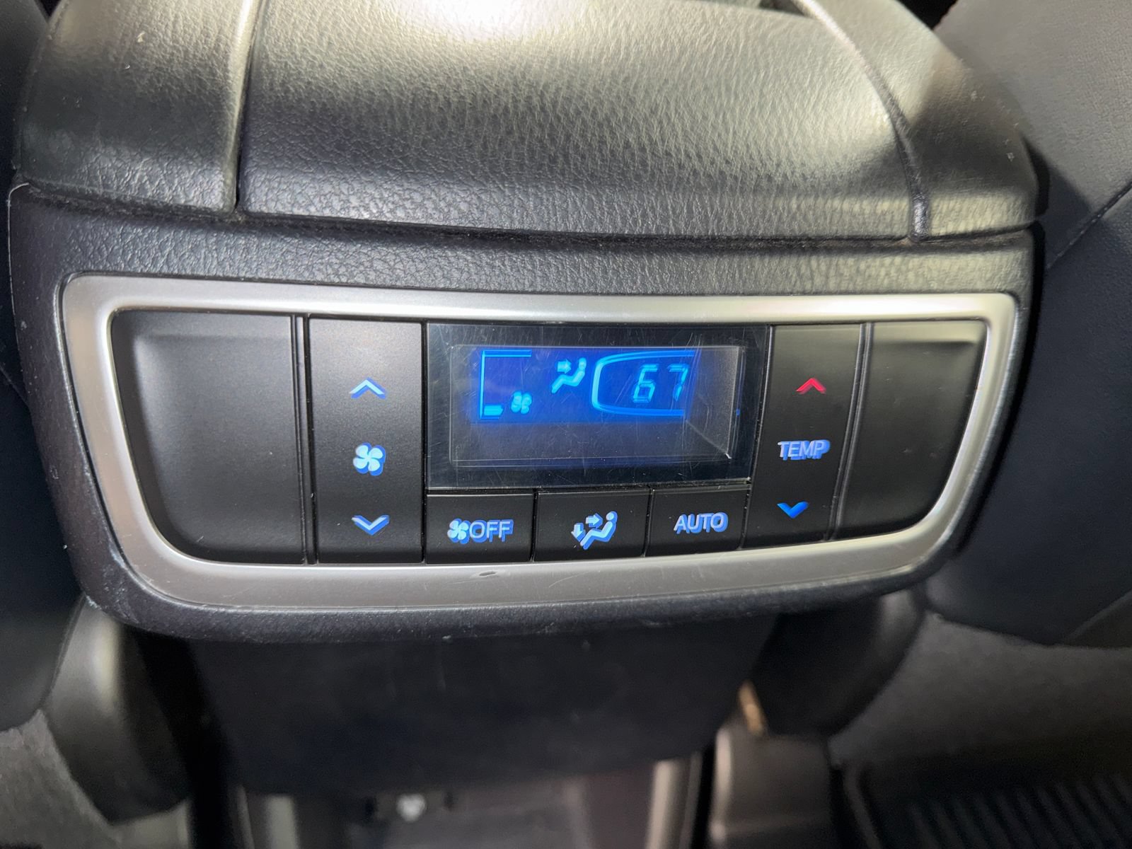 Used 2015 Toyota Highlander XLE AWD/4WD image 26