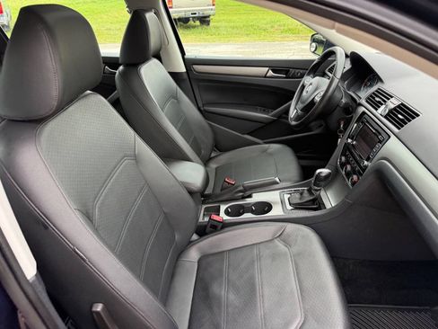 Used 2015 Volkswagen Passat TDI SE FWD image 29