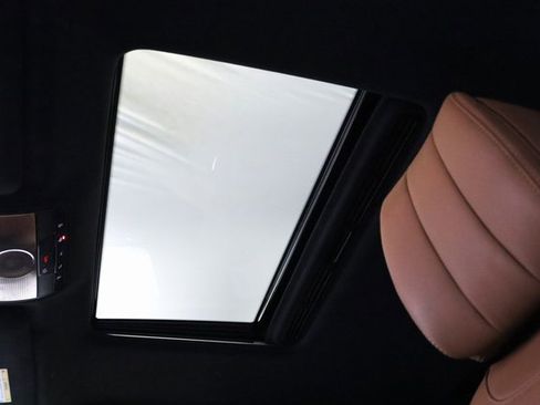 Used 2022 Mercedes-Benz G 63 AMG 4MATIC w/ G Manufaktur Interior Package image 11