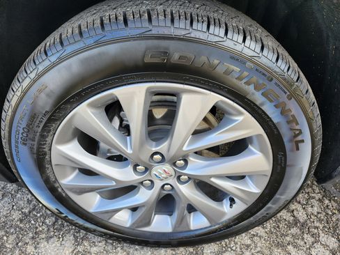 Used 2025 Buick Enclave Preferred image 33