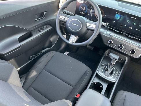 New 2026 Hyundai Kona SE image 13