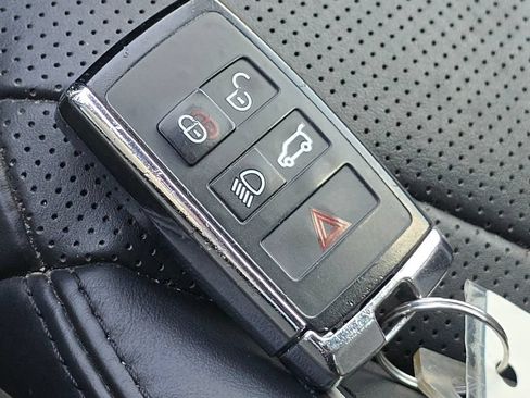 Used 2019 Land Rover Discovery HSE AWD/4WD image 38