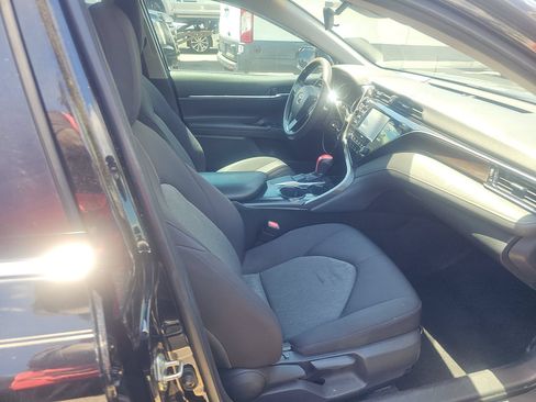 Used 2020 Toyota Camry LE FWD image 11