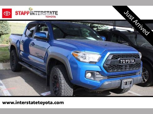 Used 2016 Toyota Tacoma TRD Off-Road w/ Premium & Technology Package AWD/4WD image 1