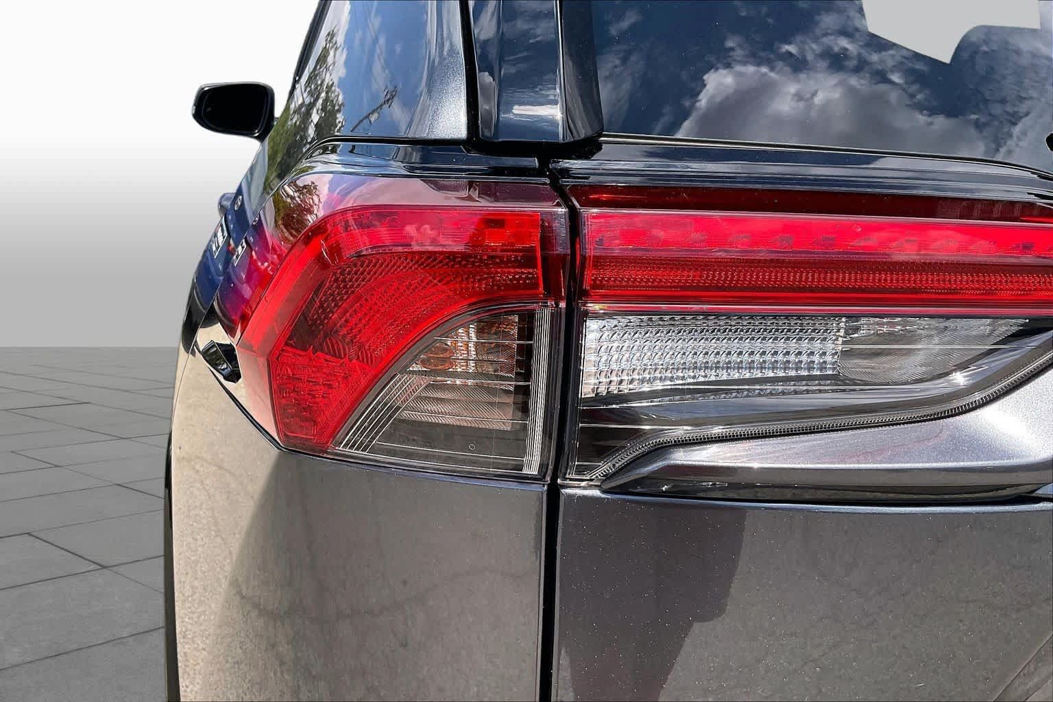 Used 2024 Toyota RAV4 SE w/ Weather & Moonroof Package AWD/4WD image 29