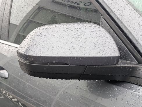 Used 2025 Volkswagen Atlas SE w/ Panoramic Sunroof Package image 13