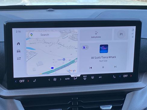 Used 2025 Ford Explorer Active image 9