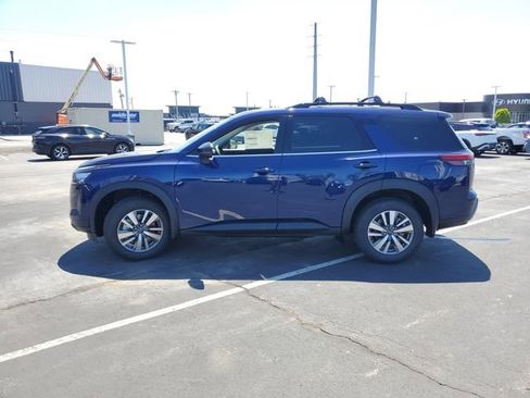 New 2026 Nissan Pathfinder SL w/ Cargo Package AWD/4WD image 4