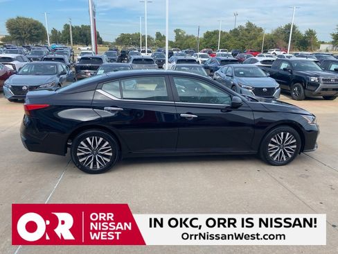 Used 2024 Nissan Altima 2.5 SV image 6