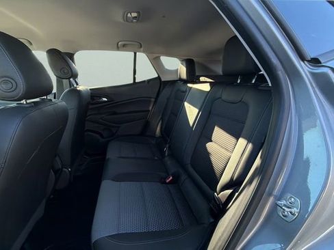 Certified 2025 Chevrolet Trax LT w/ Driver Confidence Package image 17