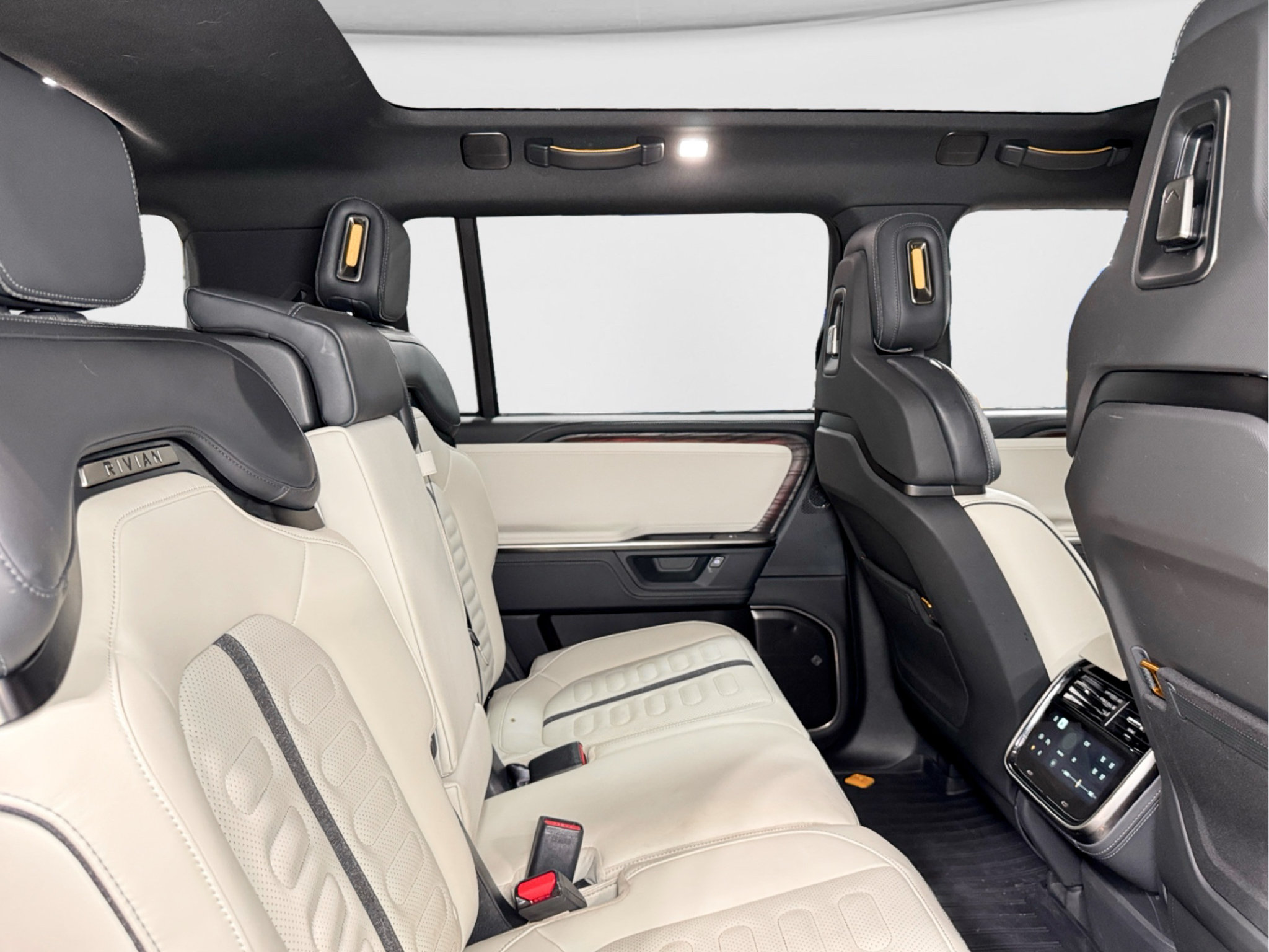 Used 2025 Rivian R1S Premium Dual AWD/4WD image 20