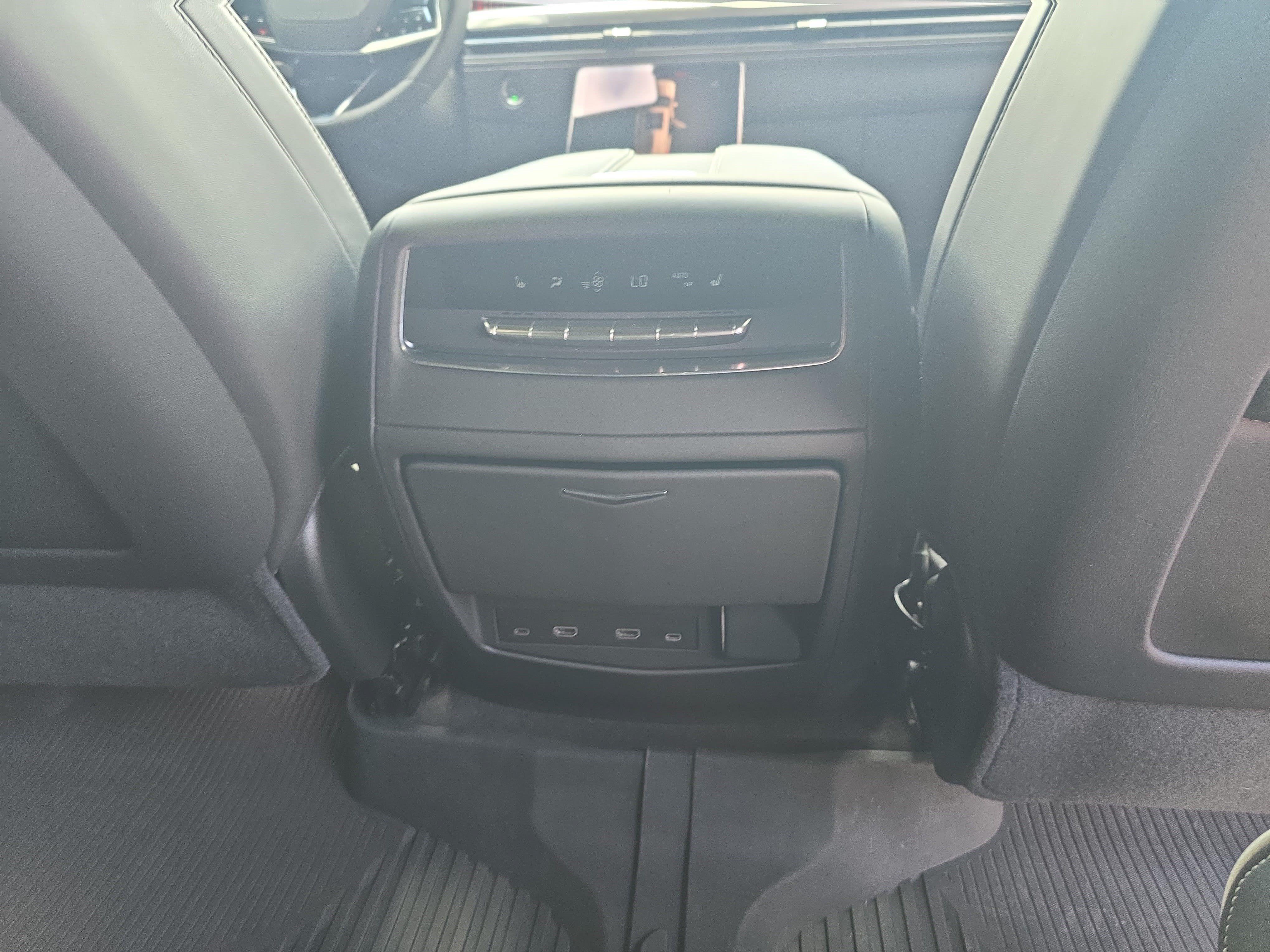 Certified 2025 Cadillac Escalade V AWD/4WD image 12