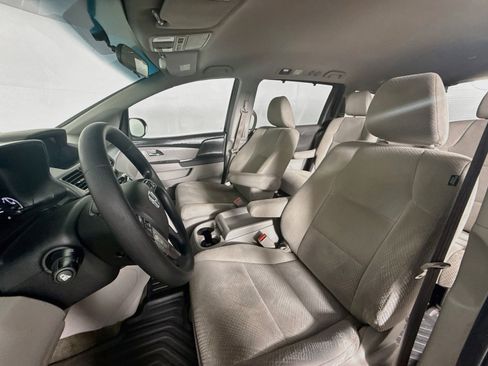 Used 2015 Honda Odyssey EX image 24