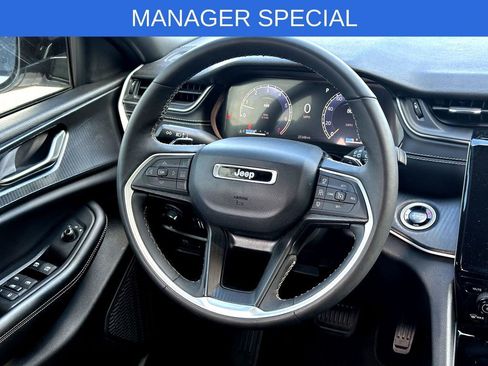 Used 2024 Jeep Grand Cherokee L Laredo AWD/4WD image 28