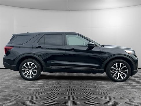 Used 2022 Ford Explorer ST-Line image 6