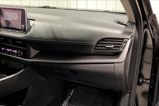 Used 2024 Nissan Rogue SV AWD/4WD image 16