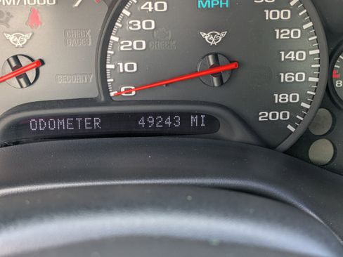 Used 2002 Chevrolet Corvette Convertible w/ Preferred Equipment Group2 image 25