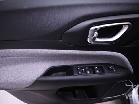 New 2025 Jeep Compass Sport image 18