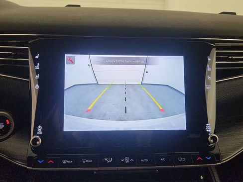 Used 2024 Jeep Wagoneer L Series II w/ Flexible Seating Group image 34