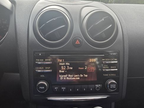 Used 2014 Nissan Rogue S w/ Convenience Package AWD/4WD image 16