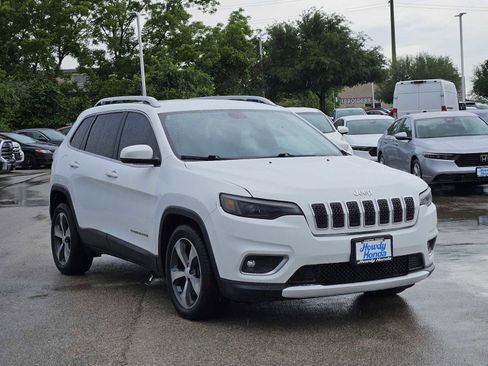 Used 2019 Jeep Cherokee Limited FWD image 3