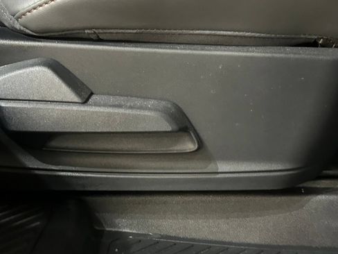 Used 2025 Ford Explorer Active w/ Active Comfort Package AWD/4WD image 62