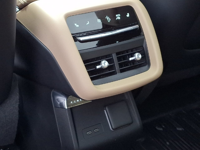 Used 2026 Cadillac Lyriq Signature Luxury w/ Nappa Leather Package AWD/4WD image 9