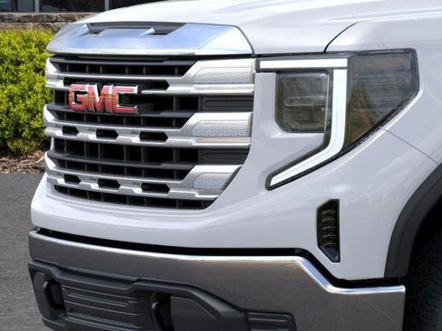 New 2026 GMC Sierra 1500 SLE image 13