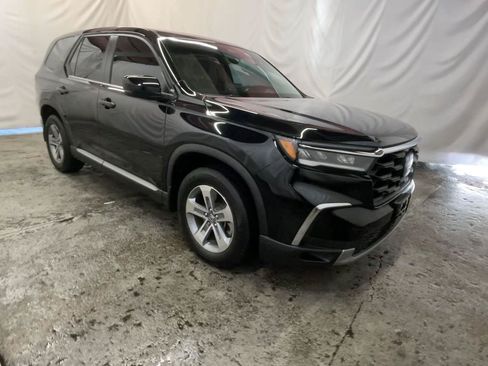 Used 2025 Honda Pilot EX-L image 2