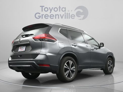 Used 2019 Nissan Rogue SV w/ Premium Package FWD image 13