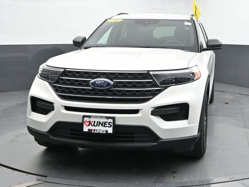 Used 2020 Ford Explorer XLT w/ Comfort Package image 4