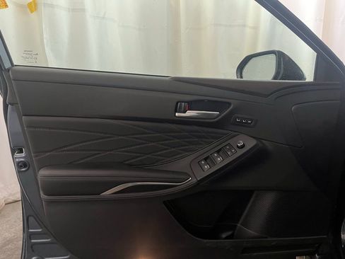 Used 2021 Toyota Avalon Limited w/ Advanced Safety Package image 9