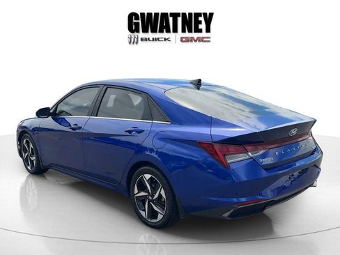 Used 2023 Hyundai Elantra Limited w/ Winter Weather Package FWD image 5