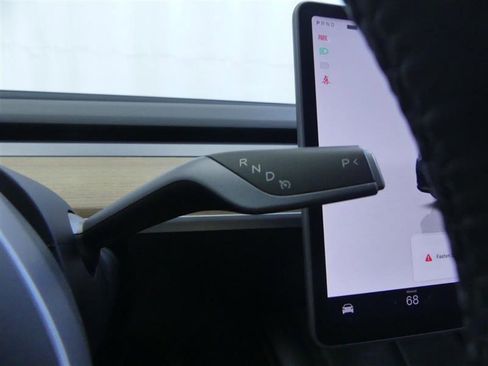 Used 2023 Tesla Model Y AWD image 21