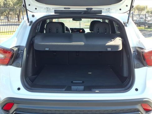 Used 2025 Chevrolet Trax RS w/ Driver Confidence Package image 12