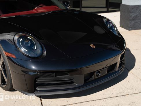 Used 2025 Porsche 911 Carrera image 2