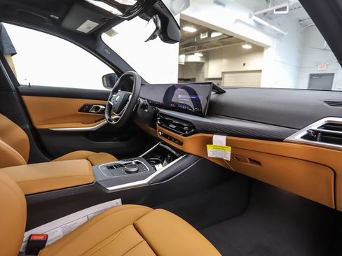 Used 2025 BMW 330i xDrive Sedan w/ Premium Package image 29