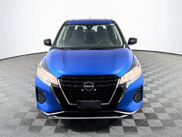 Used 2022 Nissan Kicks S FWD image 2