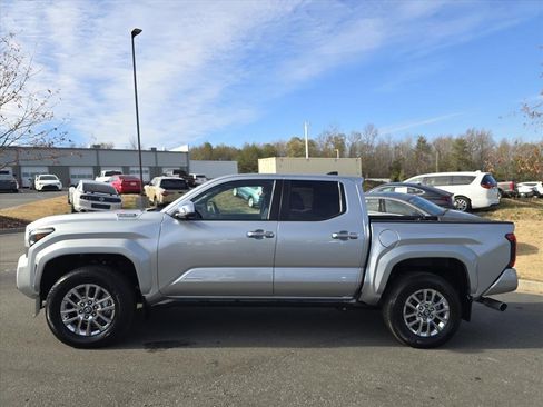 Used 2025 Toyota Tacoma Limited image 6